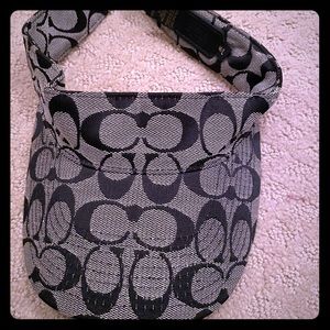 Coach
All over print Coach visor hat